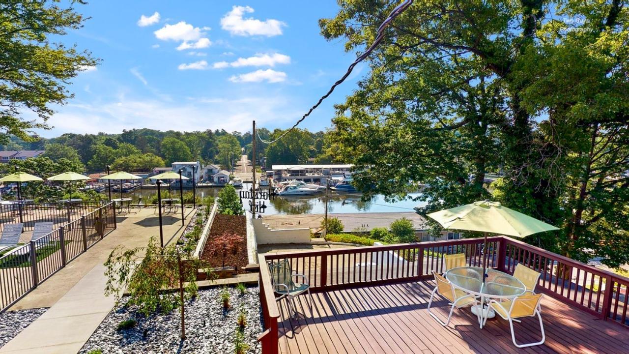 Holiday Hill Resort Saugatuck Exterior photo