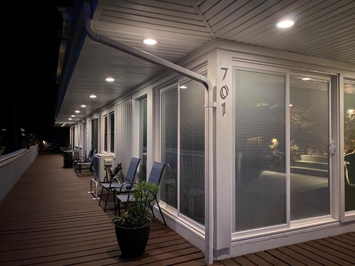 Holiday Hill Resort Saugatuck Exterior photo