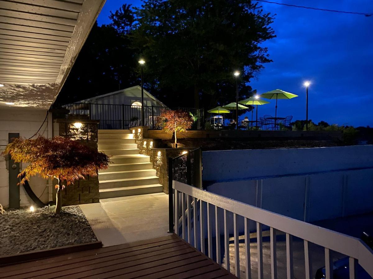 Holiday Hill Resort Saugatuck Exterior photo