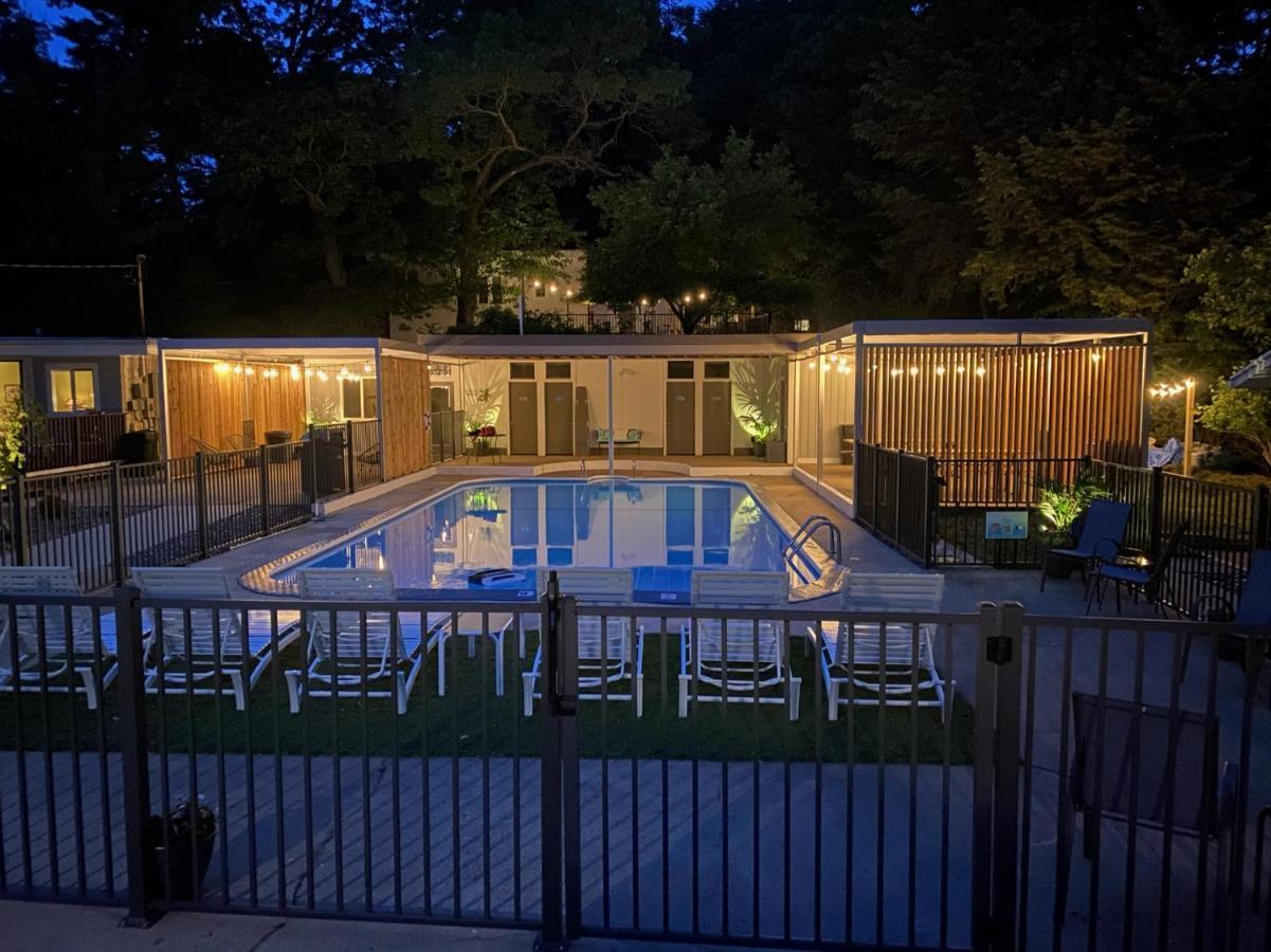 Holiday Hill Resort Saugatuck Exterior photo